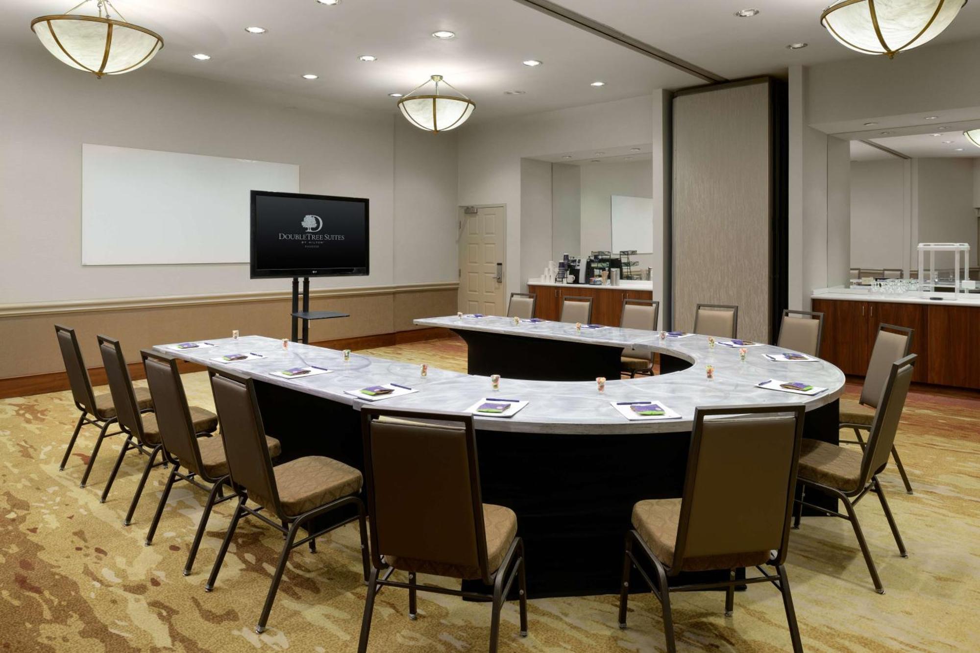 Doubletree Suites By Hilton Феникс Экстерьер фото
